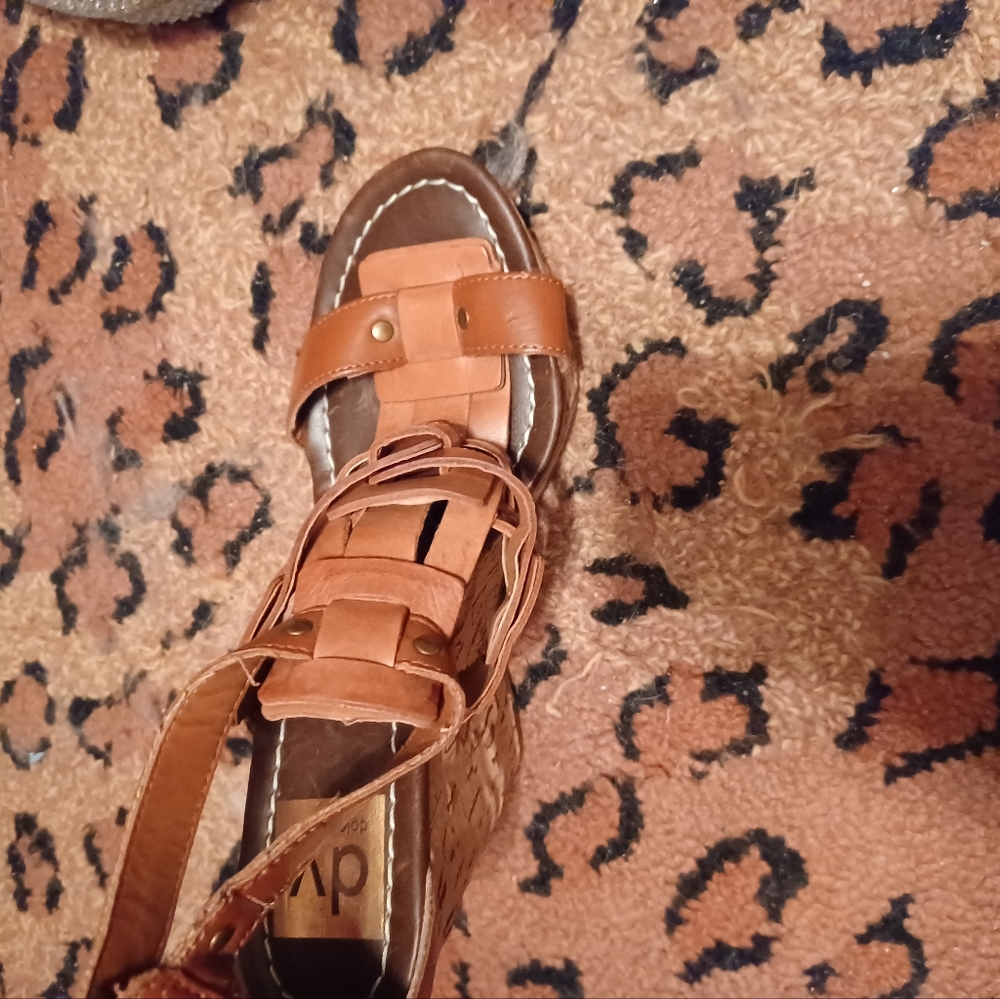 Shoes - Picture 4 of 16